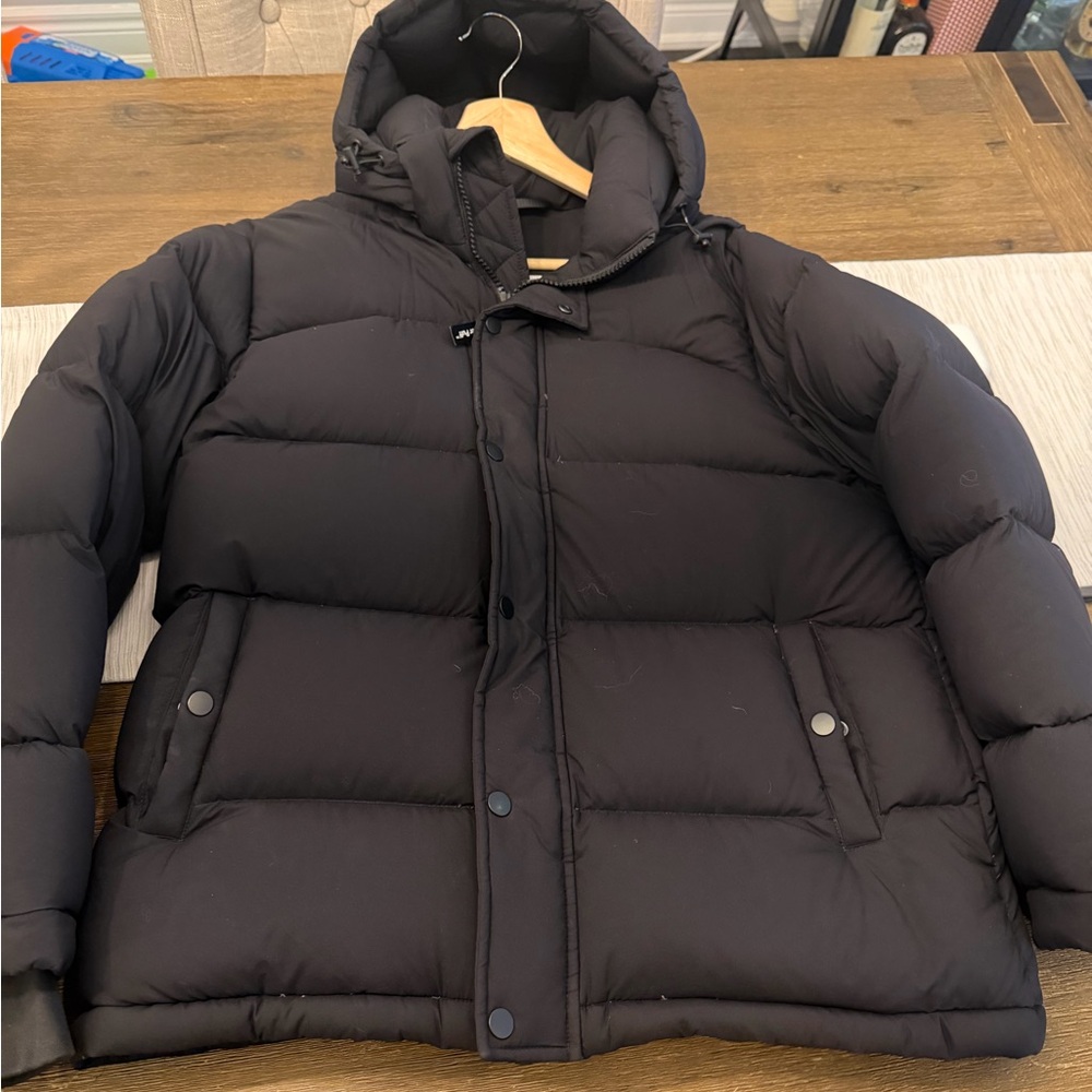 Aritzia Black Super Puffer Jacket - medium